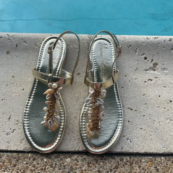 NEW Gold Sandals embellished with shells - Picture 8 of 8